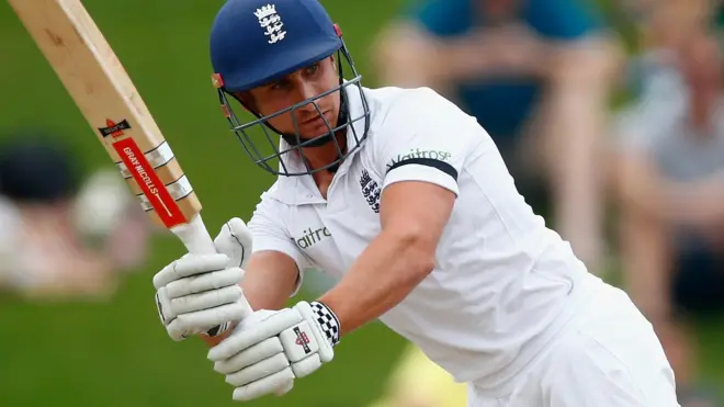 湖北孝感教育部门部署“游泳进校园”,今年要教会2万名学生游泳.